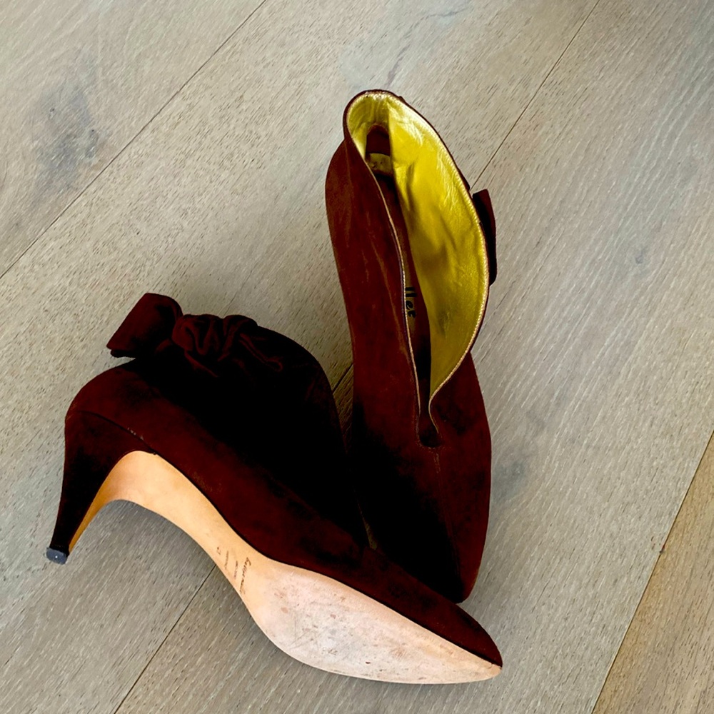 Bettye Muller sexy chocolate suede ankle high heeled booties